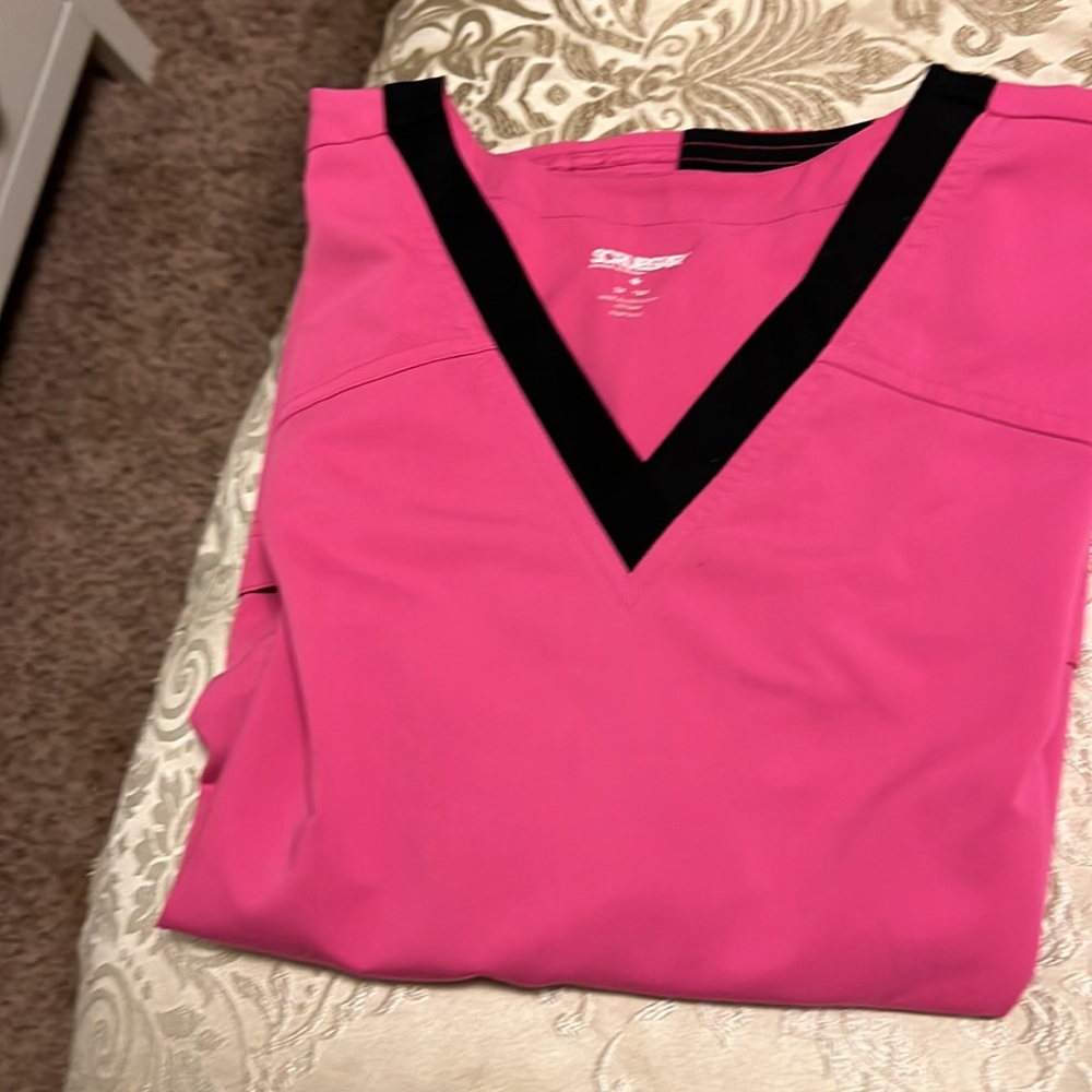 Scrub top - Picture 4 of 4